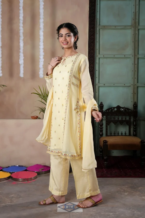 Embellished Kameez, Trousers & Dupatta (GPW-1089) (Copy) (Copy) - Image 2